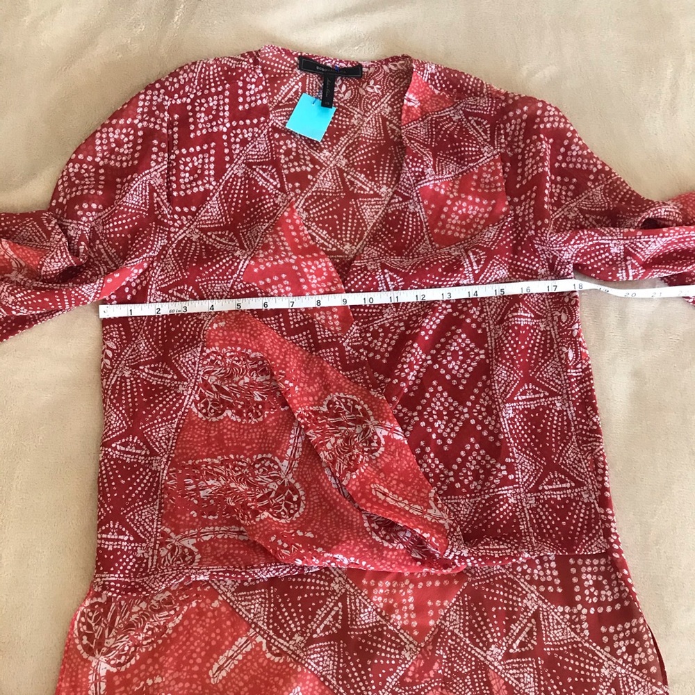 BCBGMaxazria Hi/Low V-Neck Blouse - Size XS - Picture 7 of 10